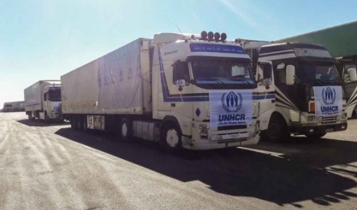"Idag har UNHCR nått DeirEzzor i Syrien. Vi vill nå ut till alla som behöver hjälp i Syrien - om vi får tillträde" skriver UNHCR Syria på Twitter.